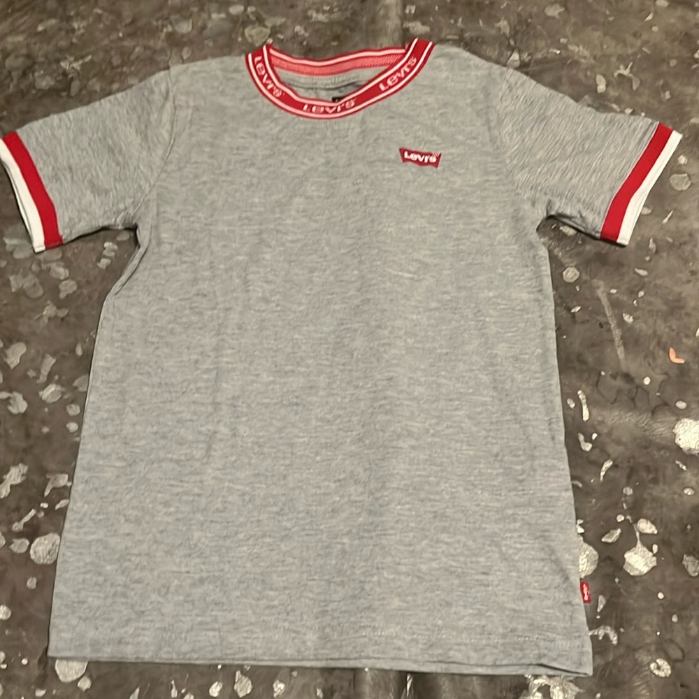 Levi’s Gray and red logo, basic T-shirt boys size 10-12M